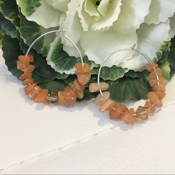 NWOT Carnelian Chips Crystal Hoop Earrings - Picture 3 of 4